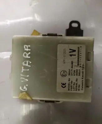 Suzuki Grand Vitara II Door central lock control unit/module 3717164JM0 97RI012023