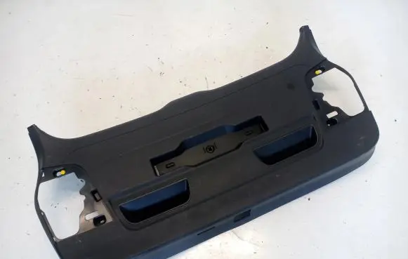 BMW 2 F46 Other trunk/boot trim element 7318941