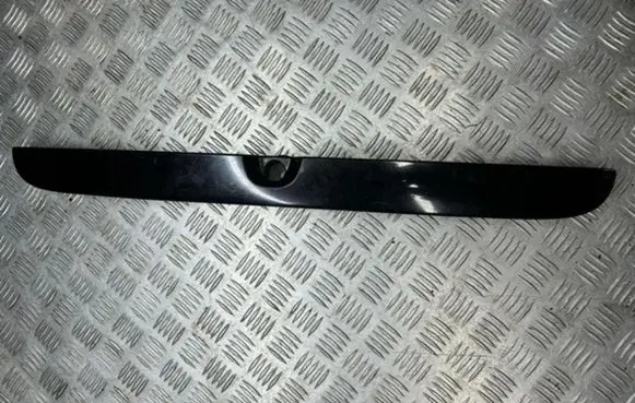Opel Zafira A Trunk door license plate light bar 90579631 22256