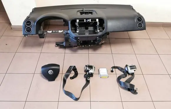 Volkswagen Golf Plus Airbag set with panel 5M1858295 1K0880201BS 1K0909605T