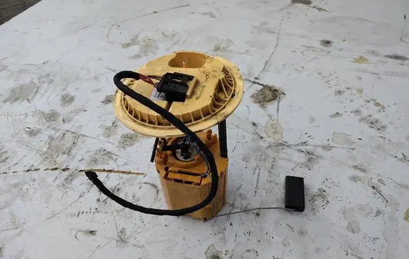 Mercedes-Benz ML W164 In-tank fuel pump A1644701794