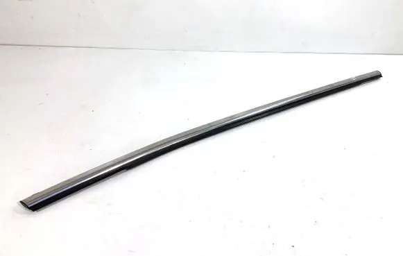 KIA Xceed Loading door glass trim molding 