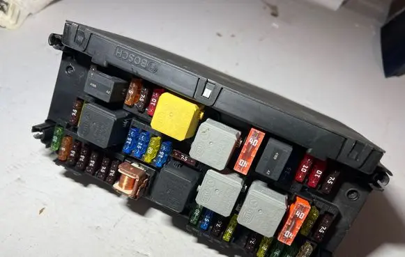 Mercedes-Benz CLS C218 X218 Fuse module A2129009125 A2129020609