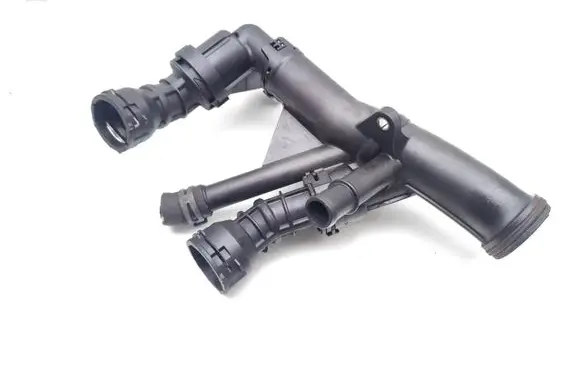 Audi A3 S3 8V Engine coolant pipe/hose 04L121071E