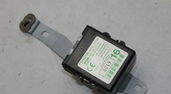 Toyota Prius (XW20) Door control unit/module 8999147030