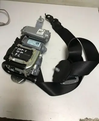 Mercedes-Benz E W212 Front seatbelt 610035800D