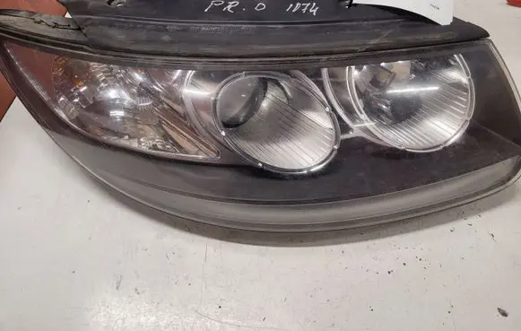 Hyundai Santa Fe Headlight/headlamp 921022B0