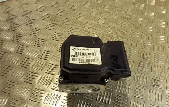 Volkswagen PASSAT B7 ABS Pump KE12580335DIU 3AA614109AC