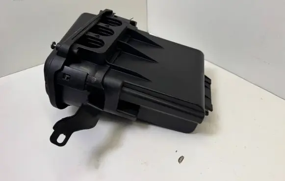 BMW 6 F06 Gran coupe Fuse box cover 7555189 58650910 12907555188