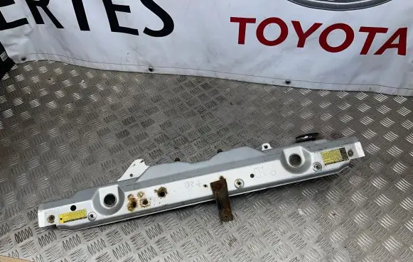 Top upper radiator support slam panel