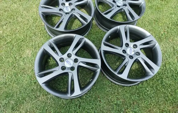 Volvo V40 R17 alloy rim 31302877