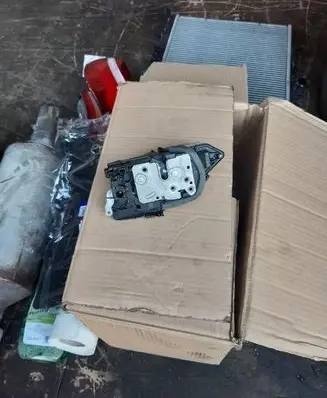 Volvo XC40 Front door lock 31440998