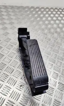 Mercedes-Benz S W221 Accelerator throttle pedal A2203000104