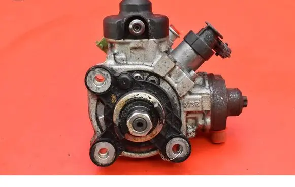 Volvo V40 Fuel injection high pressure pump 0445010681