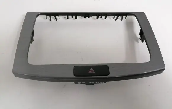 Radio/GPS head unit trim