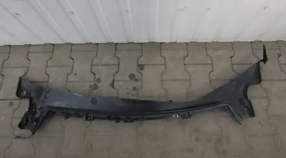Tesla Model 3 Wiper trim 1104067-00