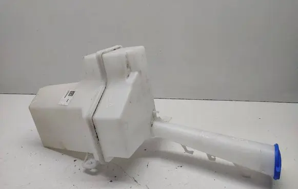Hyundai i20 (BC3 BI3) Windshield washer fluid reservoir/tank 98610Q0100 98610Q0000