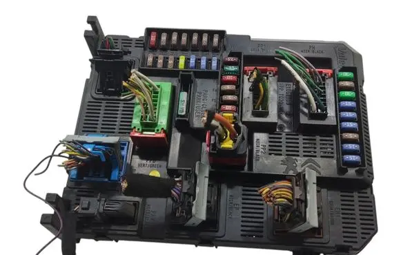 Peugeot 308 Comfort/convenience module 9807054180