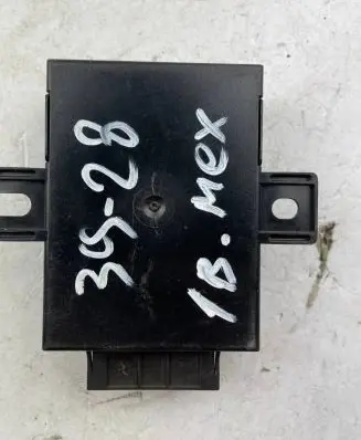 BMW 7 E38 Immobilizer control unit/module 61358371351 8371351 05393201