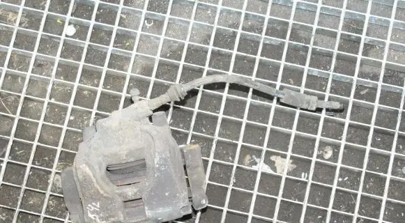 Volvo V60 Front brake caliper