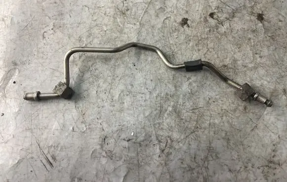 Fuel injector supply line/pipe