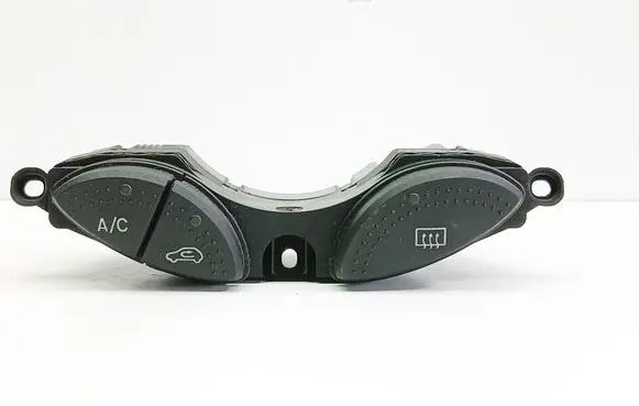 Ford Focus Windscreen/window heater switch YS4T19A945BA