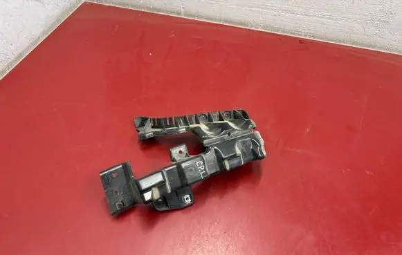 Chrysler Pacifica Rear bumper mounting bracket 68229239AD