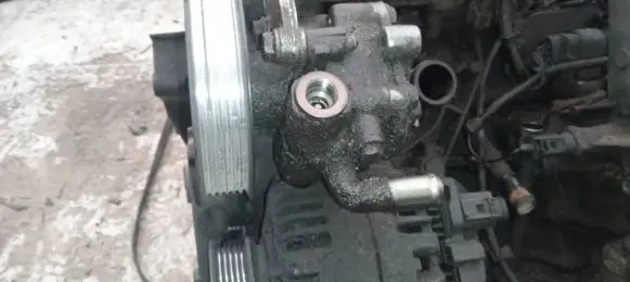 Skoda Octavia Mk1 (1U) Power steering pump KYB