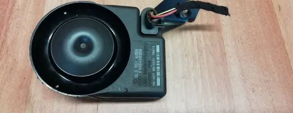 Audi A4 S4 B7 8E 8H Alarm system siren 8L0951605A F005V00356