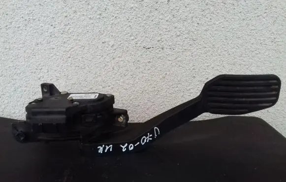 Volvo XC70 Accelerator throttle pedal 6PV00853703 30636006