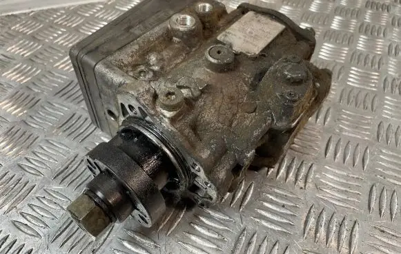 Opel Vectra B Fuel injection high pressure pump 0470504002