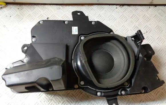 KIA Sorento Subwoofer speaker 963802P200