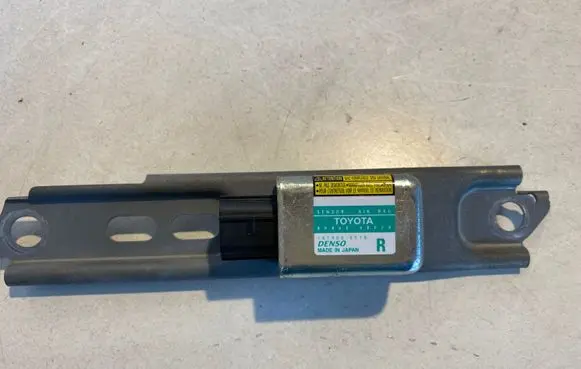 Lexus RX 330 - 350 - 400H Airbag deployment crash/impact sensor 1879000710