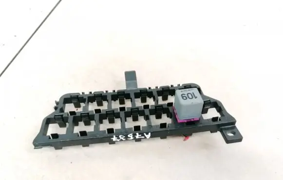 Volkswagen Golf IV Fuse box set 8D0937503E