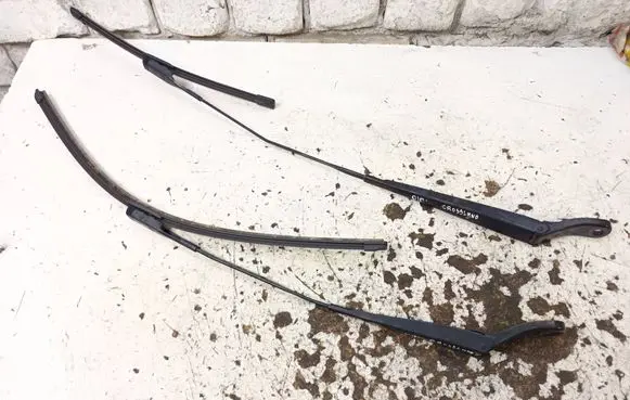 Opel Crossland X Front wiper blade arm 39079979