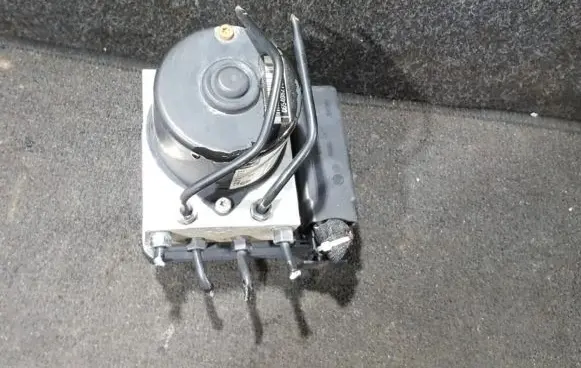 Volkswagen Golf IV ABS Pump 1C0907379C 10096003113