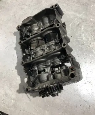Volkswagen PASSAT B6 Balance shaft 03G103535B
