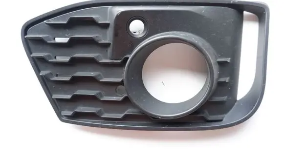 BMW 2 F46 Front fog light trim/grill 8068866 19593510 5111