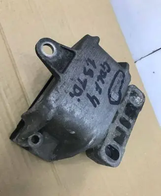 Seat Leon (1P) Engine mount bracket 1J0199555