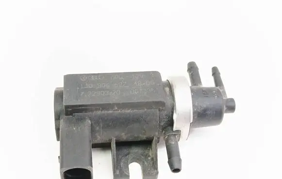 Volkswagen Golf IV Turbo solenoid valve 1J0906627 72290320