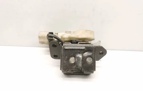 Mazda 323 F Tailgate/trunk/boot lock/catch/latch
