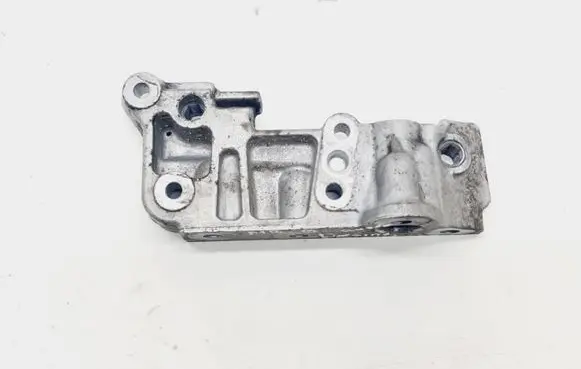 Mercedes-Benz B W246 W242 Engine mounting bracket A6512200607