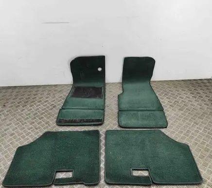 Aston Martin DB7 Car floor mat set 83122771AAW 83122787AAW