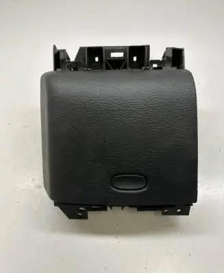 Cup holder front
