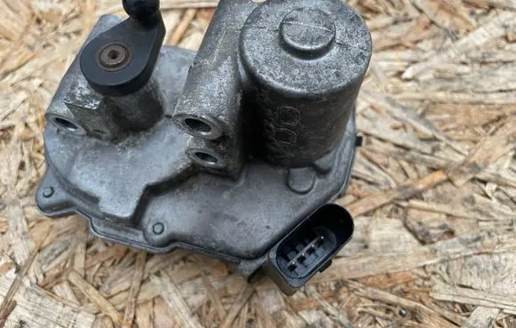 Volkswagen PASSAT B5 Intake manifold valve actuator/motor 05912908 2900309541