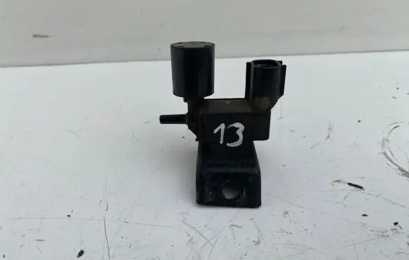 Vacuum valve