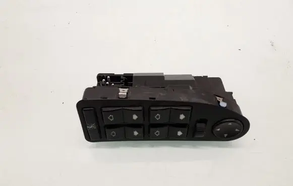 BMW 5 E39 Electric window control switch 8368966
