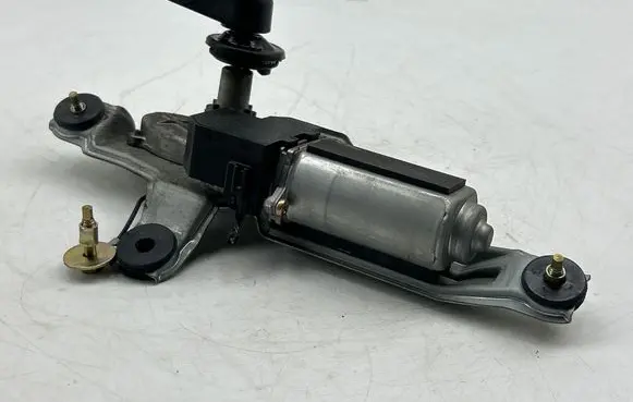 Toyota RAV 4 (XA20) Rear window wiper motor 8513042040 1592004791