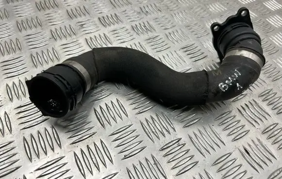 Engine coolant pipe/hose