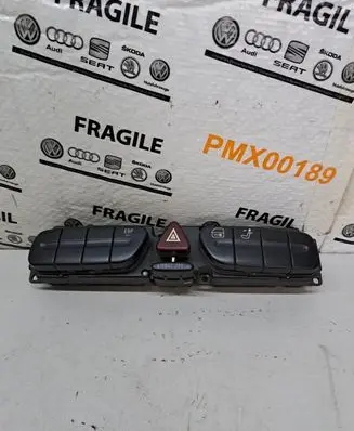 Mercedes-Benz C W203 Hazard light switch 2038203710 11123436002